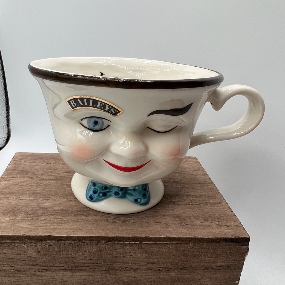Bailey's Yum Winking Teacup/ Bowtie
